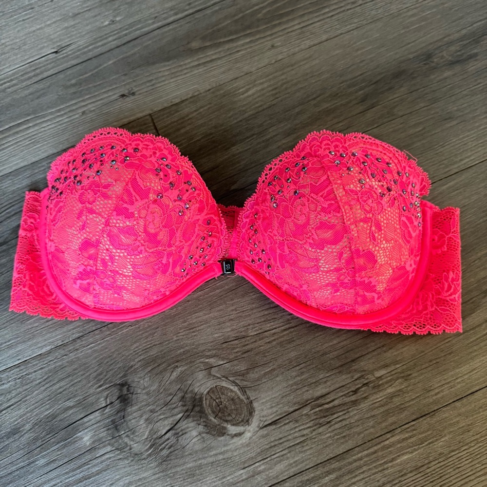 Victoria’s Secret Strapless Push-Up Bra 34C Hot Pink Lace w/ Swarovski Crystals - Picture 3 of 8